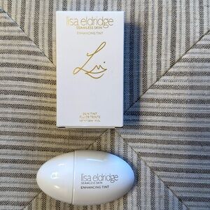 Lisa Eldridge seamless skin enhancing tint T4